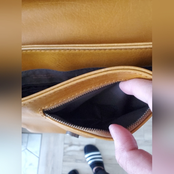 Matt and Nat Vintage Reiti Vegan Satchel - Picture 5 of 16